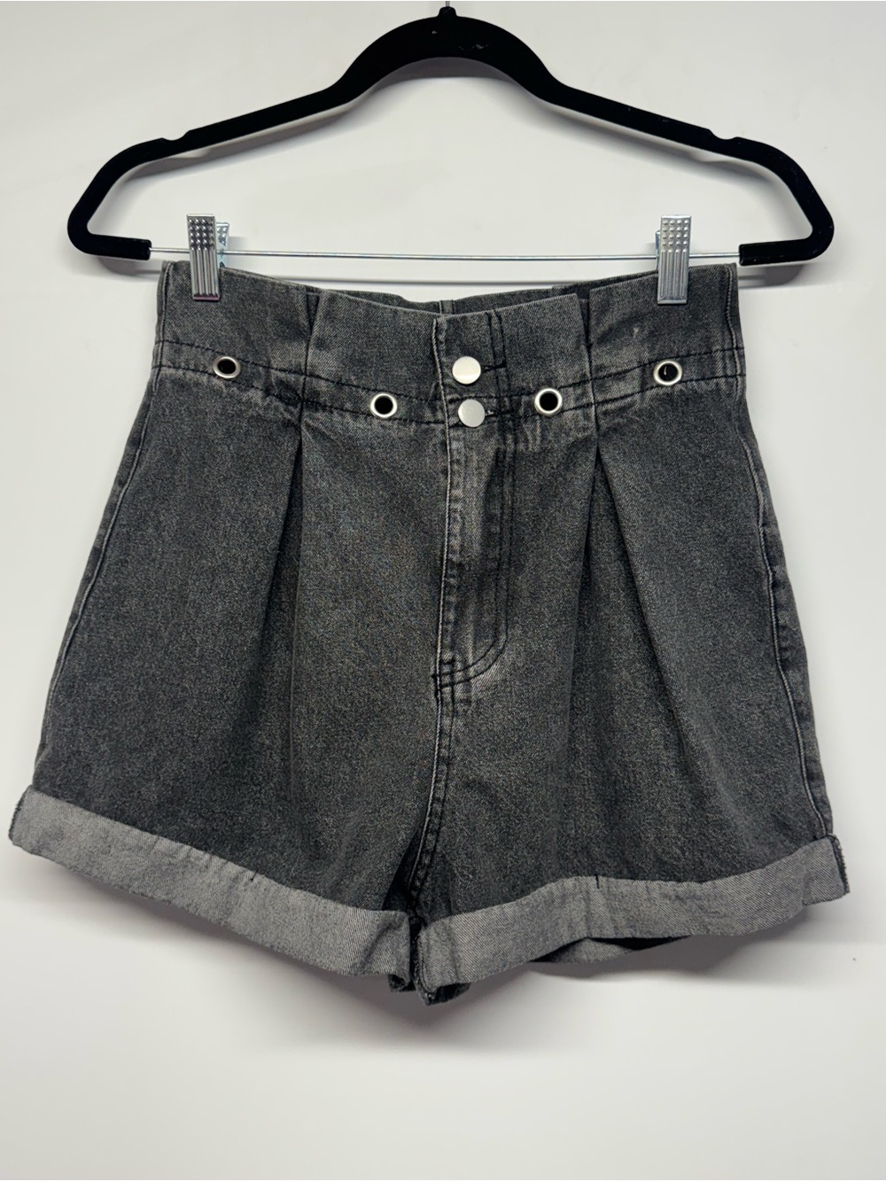 High-Waist Washed Le Lis Black Denim Shorts - Small